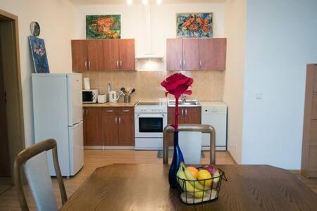 Town Hall 3 Bedroom Apartment Vilnius Exterior photo