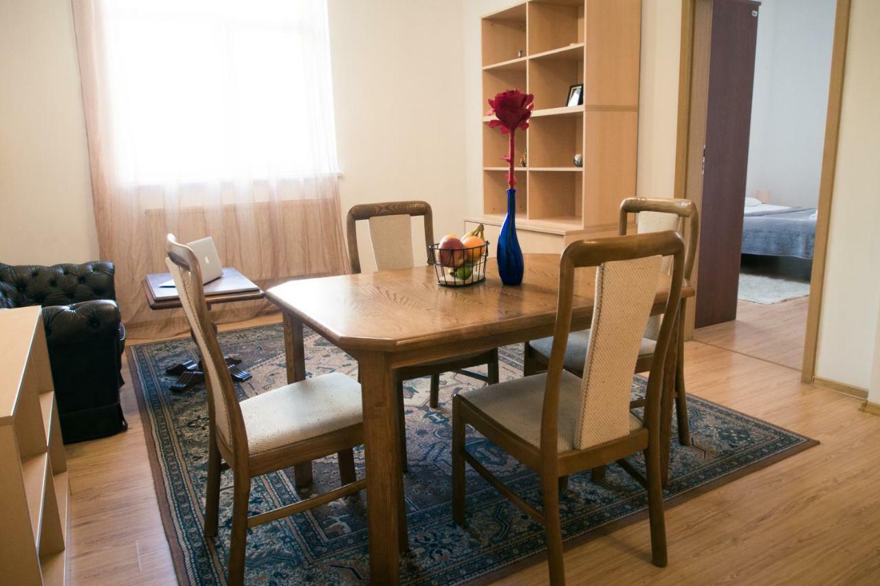 Town Hall 3 Bedroom Apartment Vilnius Exterior photo